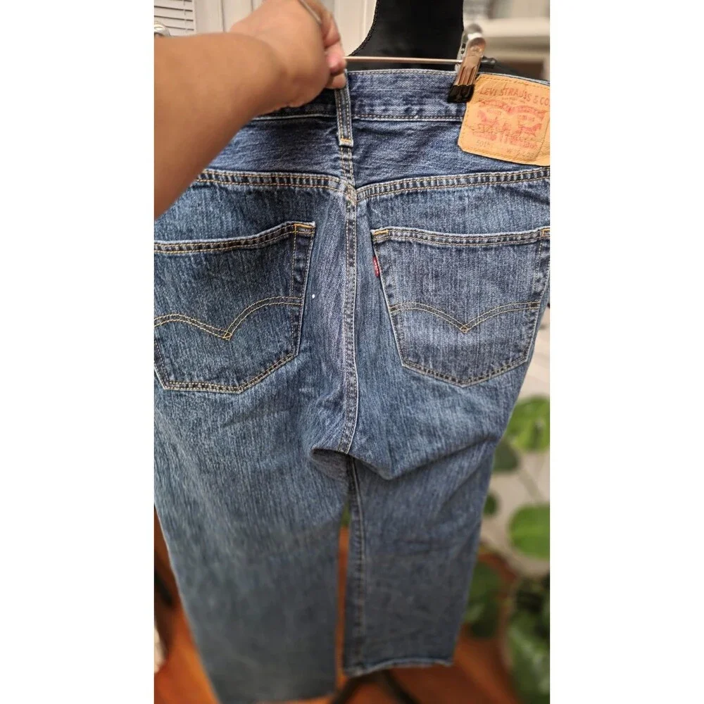 Levi’s Men’s Blue Medium Wash Denim Straight Leg Button Fly 5-Pocket Jeans